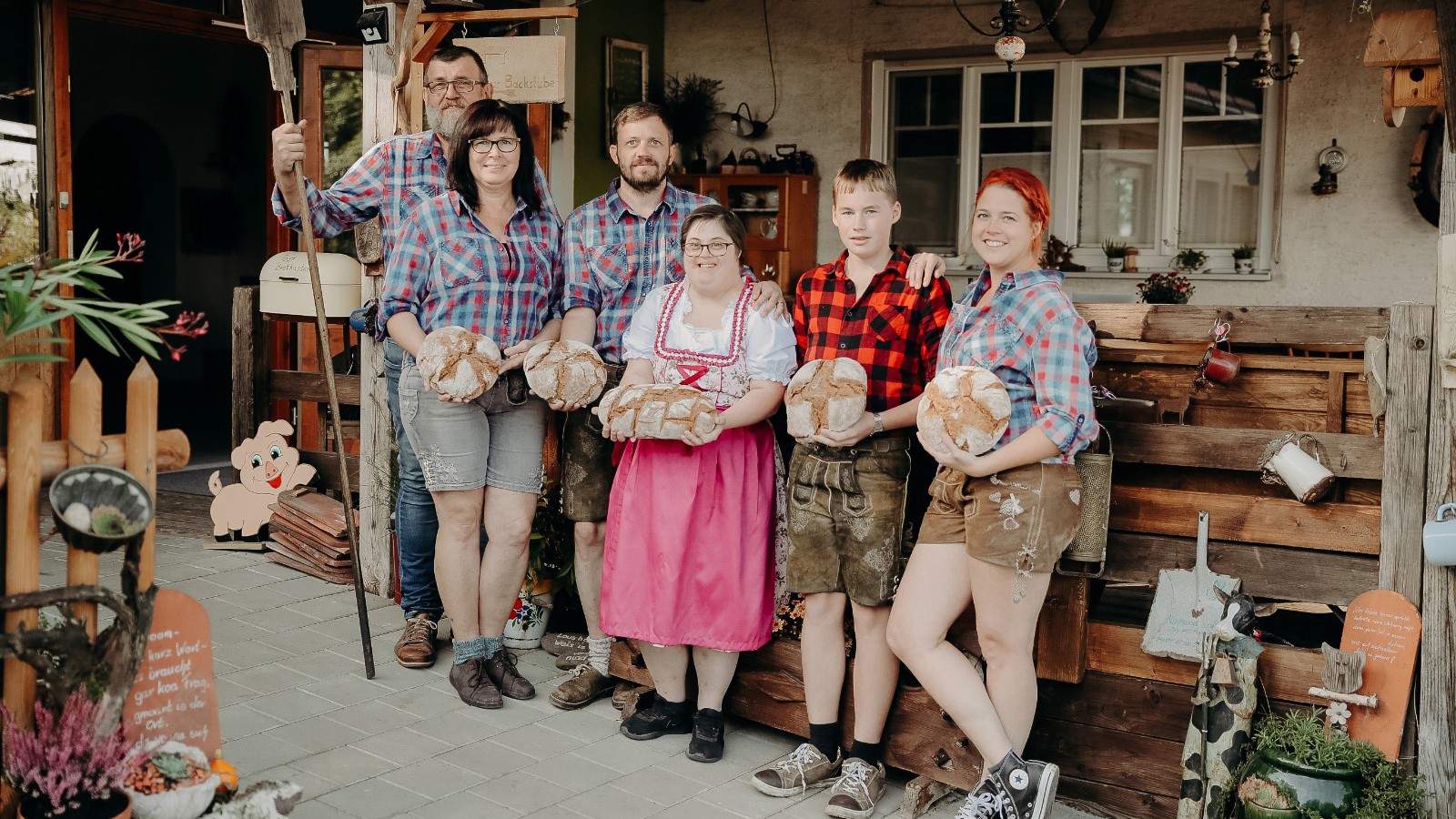 Die Familie Reichl und Hösl. Kurz: die Leinerbauern!